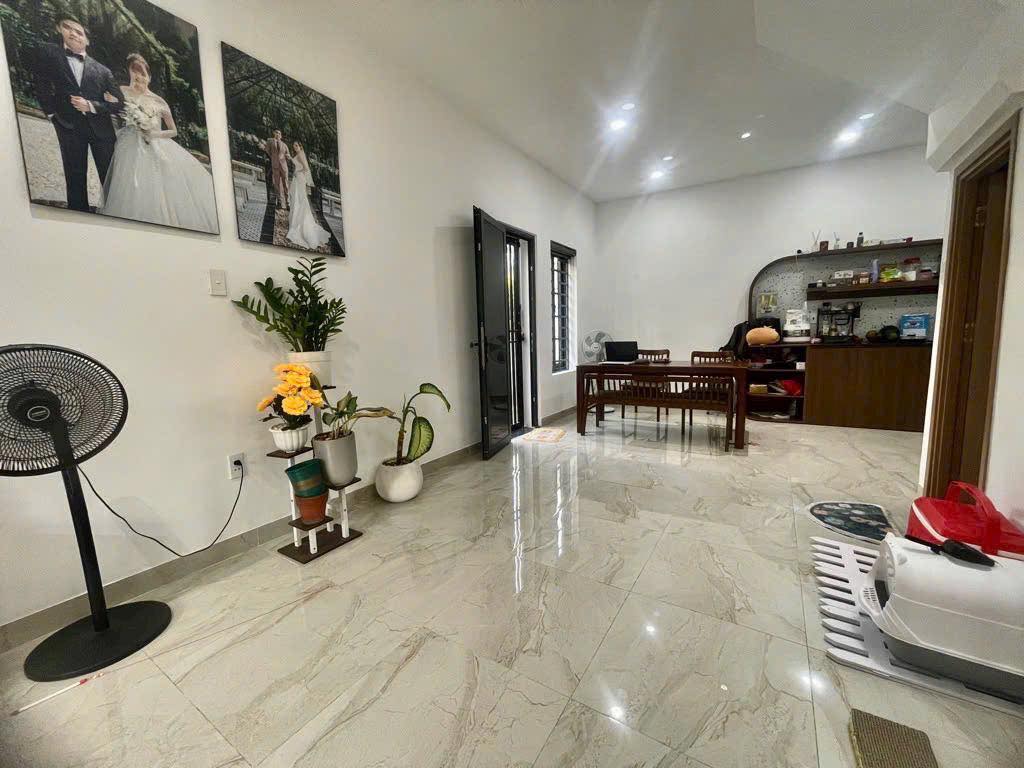 1 lô duy nhất - bán nhà mặt tiền chợ Phước Bình sau lưng Đại Lộ 2. Đường 10m có vỉa hè thông bàn cờ